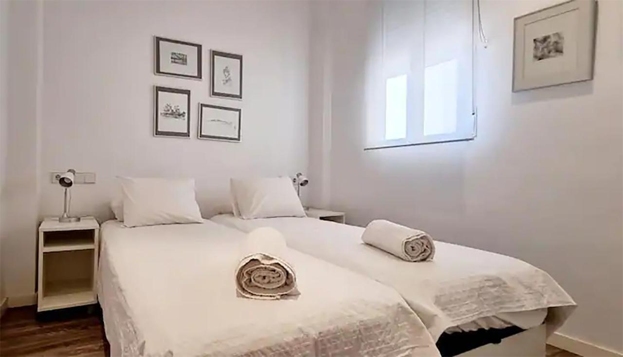 Florit Flats - The Canovas Apartment Valenza Esterno foto